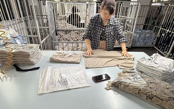 5-Garment-Packing